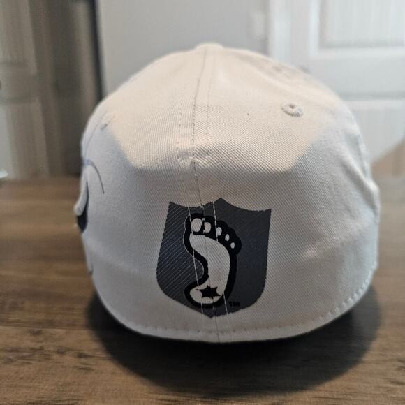 Vintage North Carolina Tar Heels Fitted Hat Cap White Black UNC Large Print TOW - Picture 5 of 9